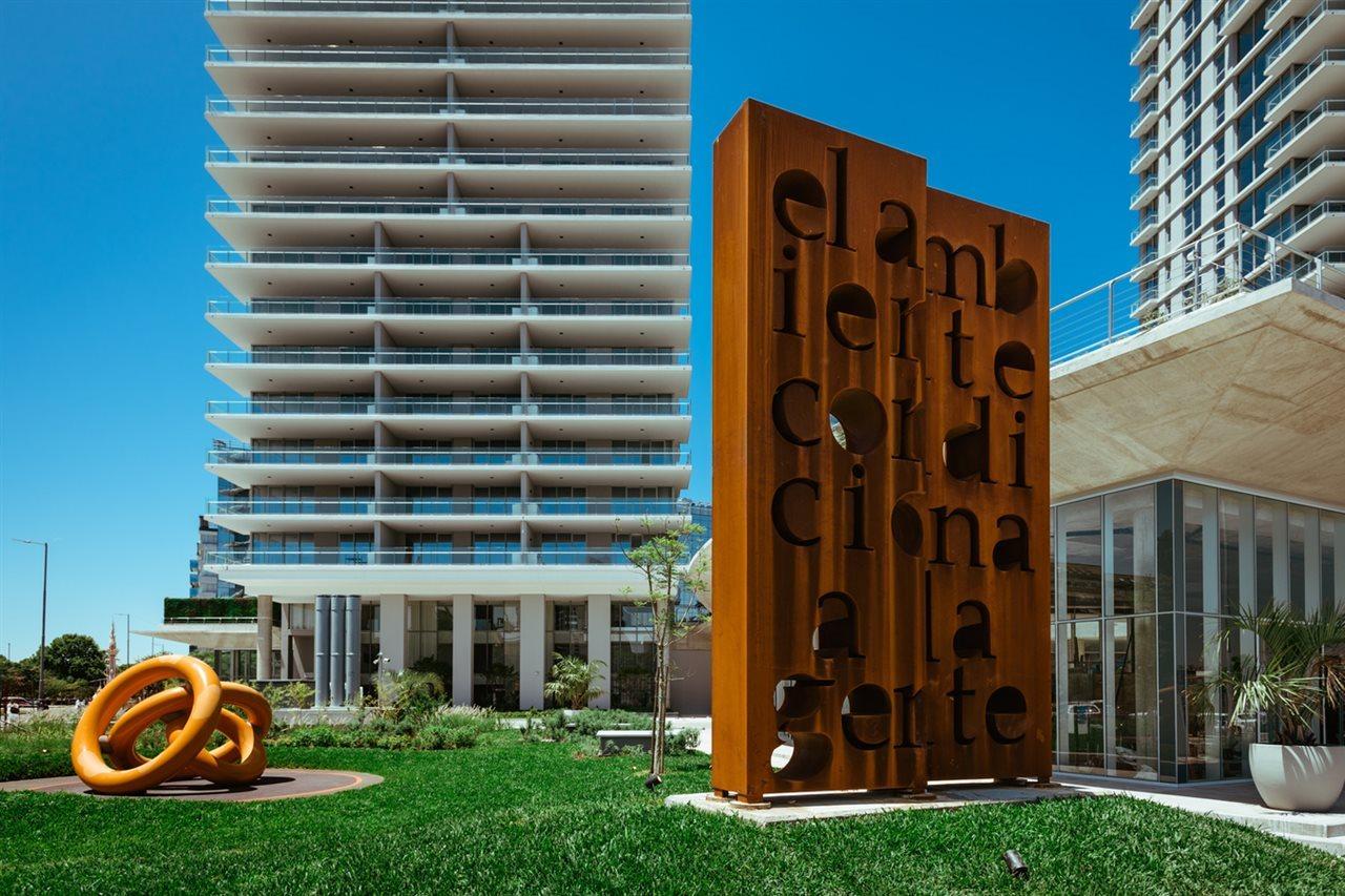 Hotel SLS Buenos Aires Puerto Madero Exterior foto The sculpture in 2012