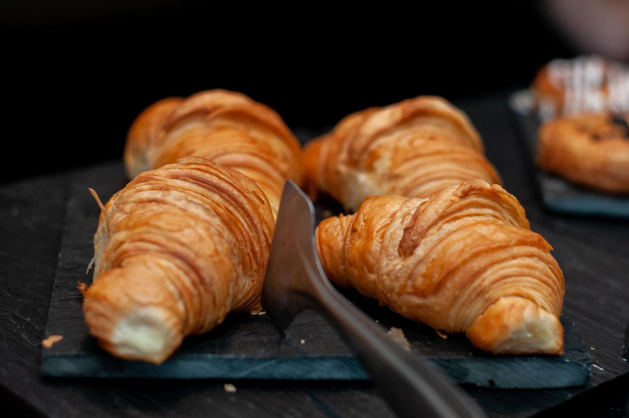 Hotel SLS Buenos Aires Puerto Madero Exterior foto Croissants
