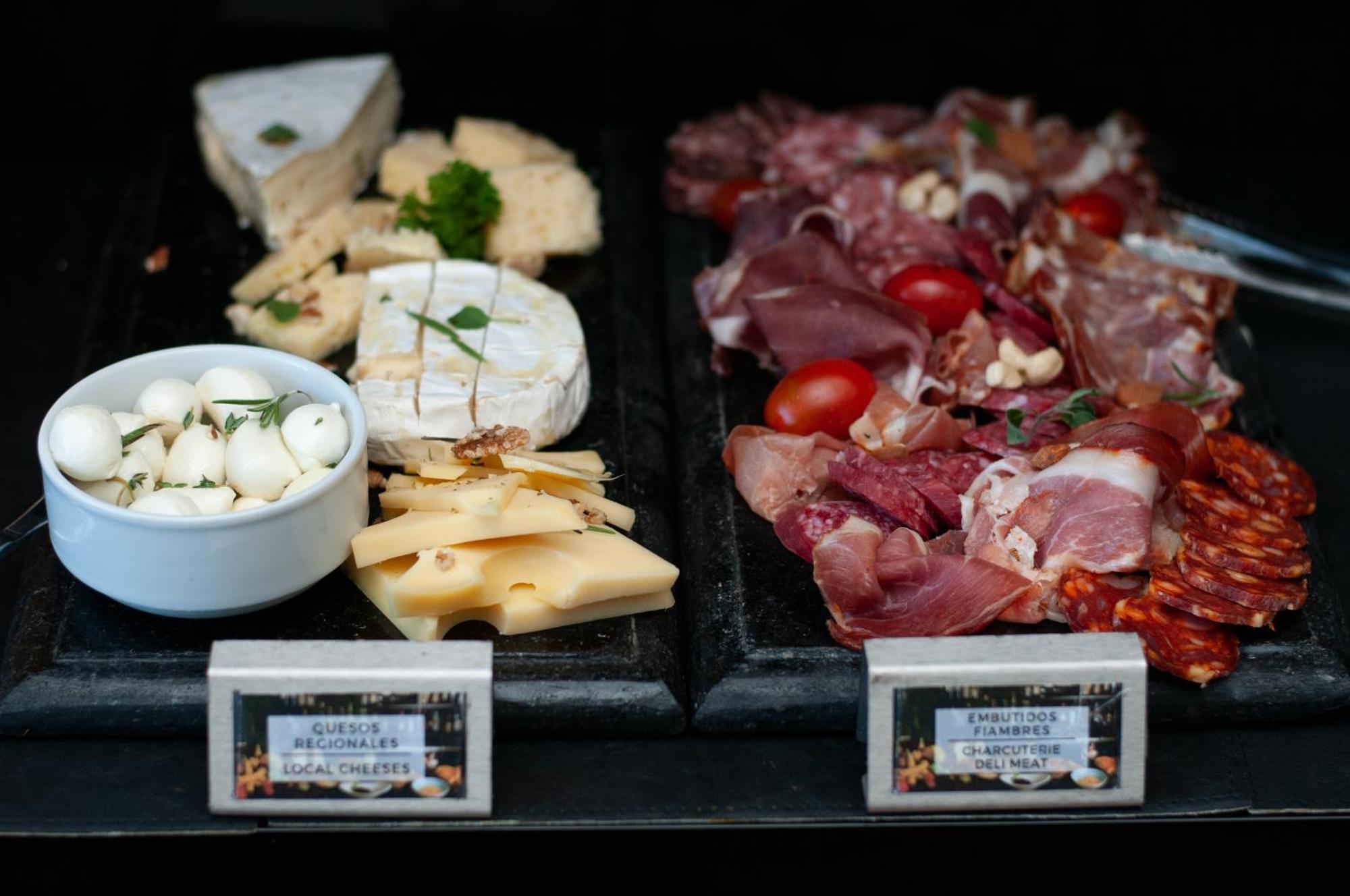 Hotel SLS Buenos Aires Puerto Madero Exterior foto Cheese and cold cuts