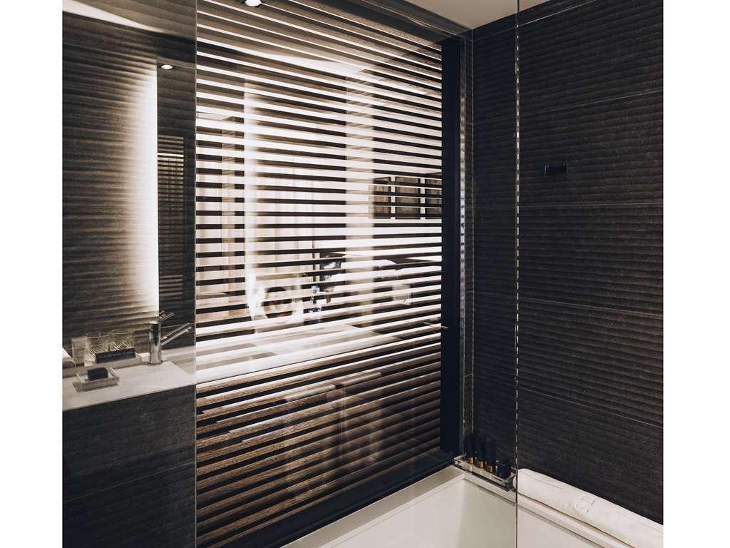 Hotel SLS Buenos Aires Puerto Madero Habitación foto A shower enclosure